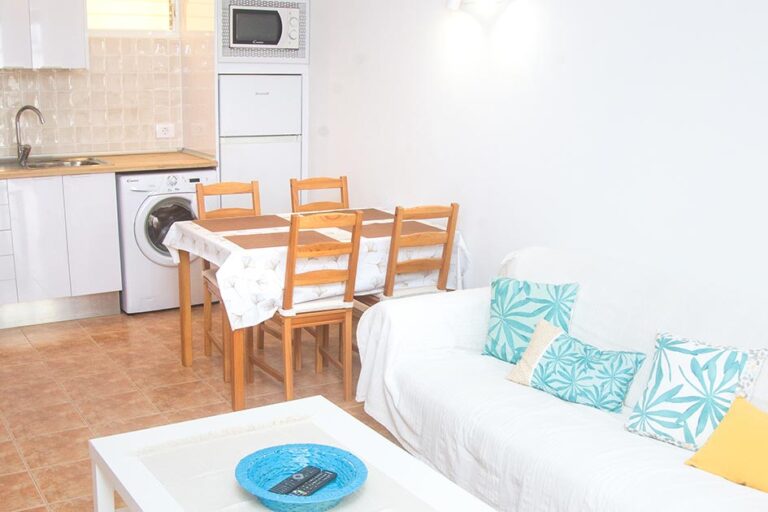 villa-lins-caleta-de-fuste-holiday-for-rent-airbnb-(11)b