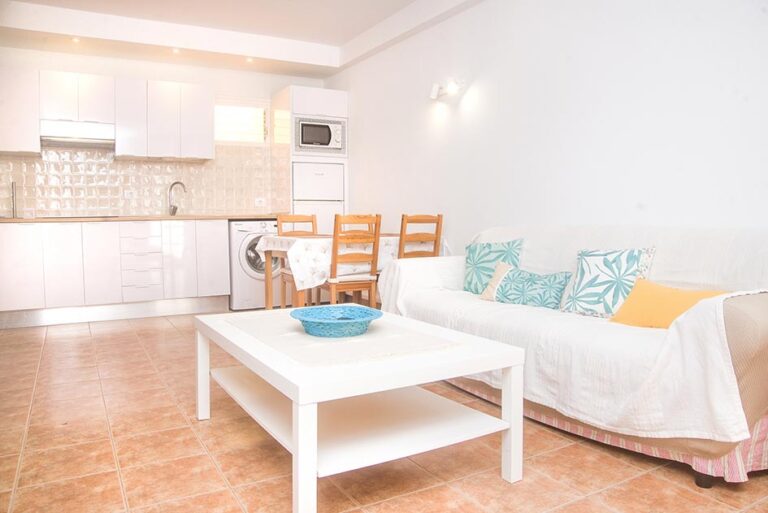 villa-lins-caleta-de-fuste-holiday-for-rent-airbnb-(6)c